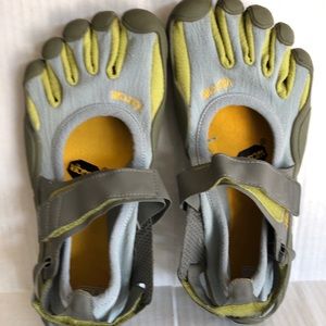 Vibram Fivefingers Size 37 Women